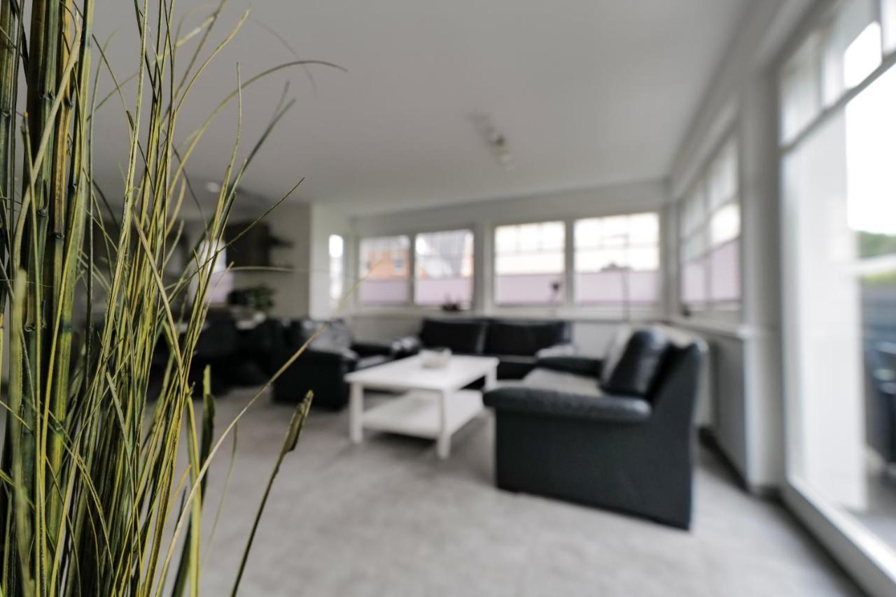Ostseelagune Zingst, Exklusive Dhh, Strandnah, Sauna, Kamin, 3 Sz, 2 Baeder, Glasfaser, Haustierfrei, Garten Mit Suedterrasse, E-Ladesaeule, 2 Stellplaetze, Strandkorb, Fahrradschuppen, Waschmaschine, Trockner, Nichtraucher エクステリア 写真