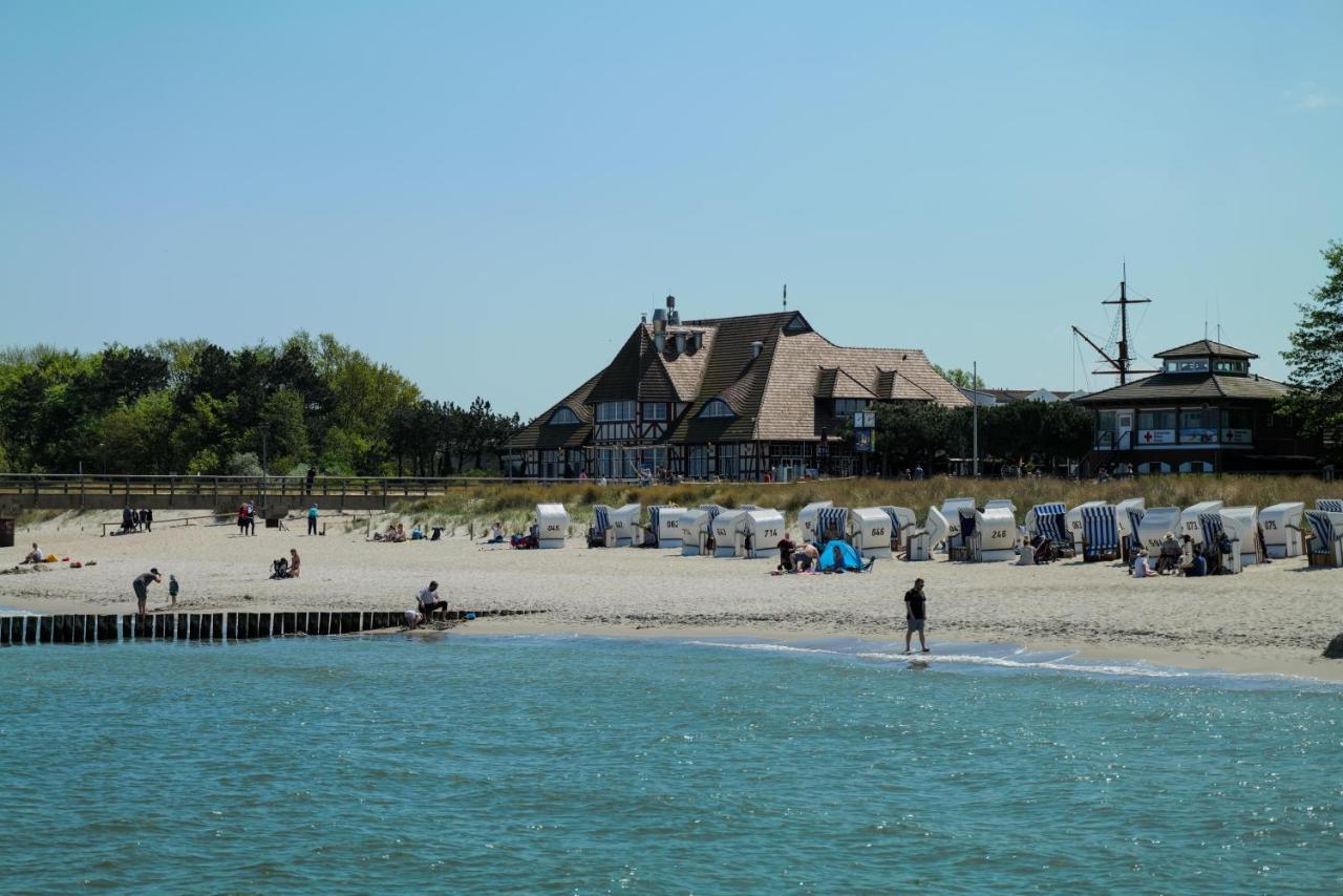 Ostseelagune Zingst, Exklusive Dhh, Strandnah, Sauna, Kamin, 3 Sz, 2 Baeder, Glasfaser, Haustierfrei, Garten Mit Suedterrasse, E-Ladesaeule, 2 Stellplaetze, Strandkorb, Fahrradschuppen, Waschmaschine, Trockner, Nichtraucher エクステリア 写真