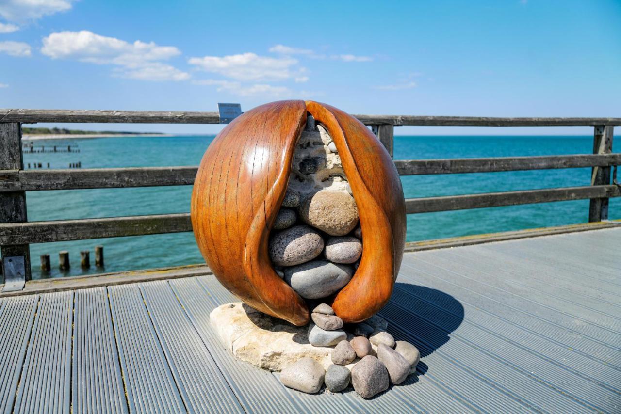 Ostseelagune Zingst, Exklusive Dhh, Strandnah, Sauna, Kamin, 3 Sz, 2 Baeder, Glasfaser, Haustierfrei, Garten Mit Suedterrasse, E-Ladesaeule, 2 Stellplaetze, Strandkorb, Fahrradschuppen, Waschmaschine, Trockner, Nichtraucher エクステリア 写真