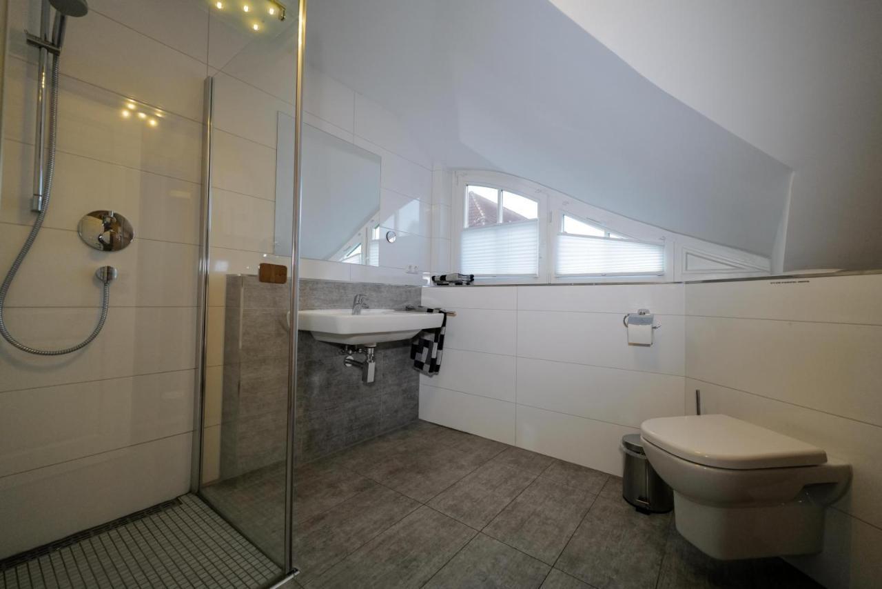 Ostseelagune Zingst, Exklusive Dhh, Strandnah, Sauna, Kamin, 3 Sz, 2 Baeder, Glasfaser, Haustierfrei, Garten Mit Suedterrasse, E-Ladesaeule, 2 Stellplaetze, Strandkorb, Fahrradschuppen, Waschmaschine, Trockner, Nichtraucher エクステリア 写真