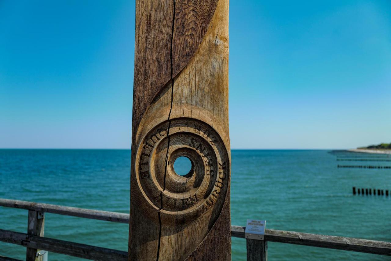 Ostseelagune Zingst, Exklusive Dhh, Strandnah, Sauna, Kamin, 3 Sz, 2 Baeder, Glasfaser, Haustierfrei, Garten Mit Suedterrasse, E-Ladesaeule, 2 Stellplaetze, Strandkorb, Fahrradschuppen, Waschmaschine, Trockner, Nichtraucher エクステリア 写真