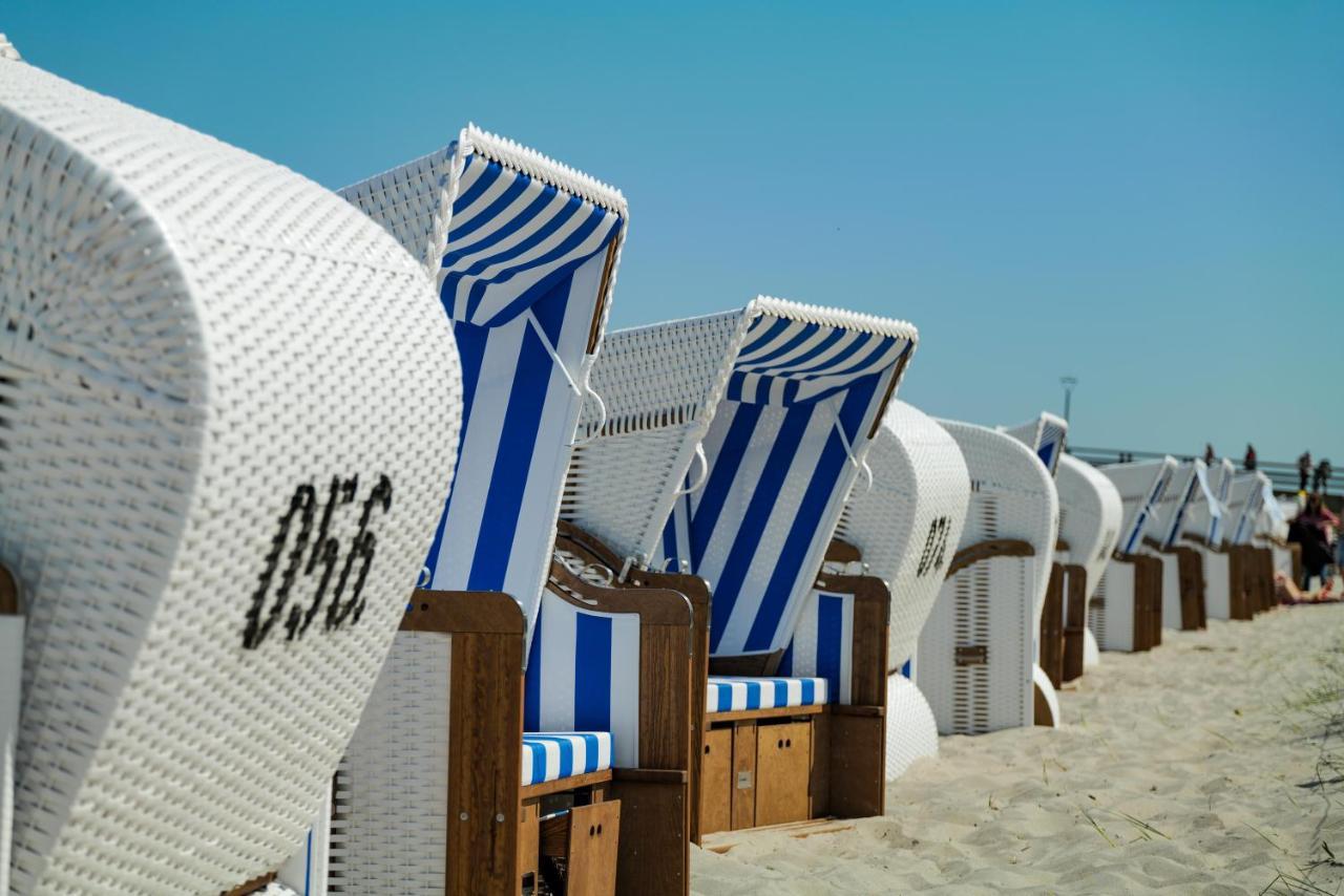 Ostseelagune Zingst, Exklusive Dhh, Strandnah, Sauna, Kamin, 3 Sz, 2 Baeder, Glasfaser, Haustierfrei, Garten Mit Suedterrasse, E-Ladesaeule, 2 Stellplaetze, Strandkorb, Fahrradschuppen, Waschmaschine, Trockner, Nichtraucher エクステリア 写真